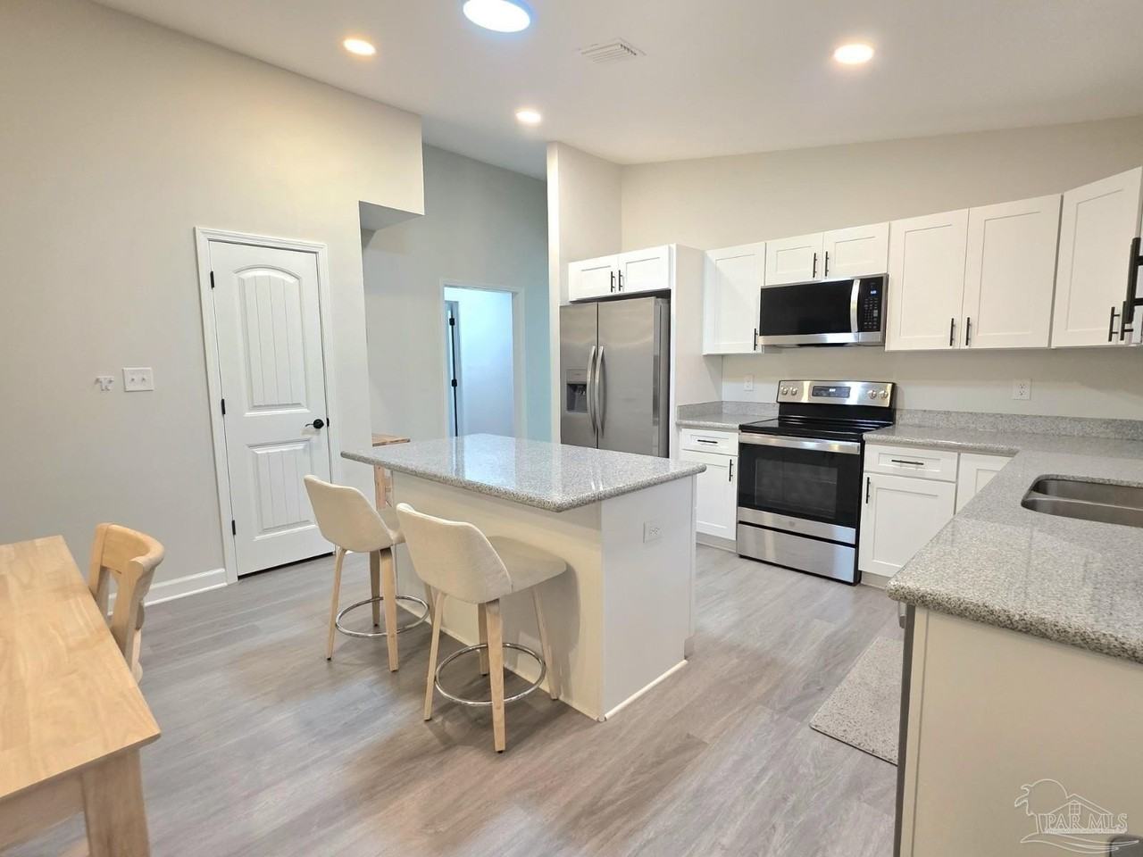 7701 Pontiac Dr - Photo 5 of 26