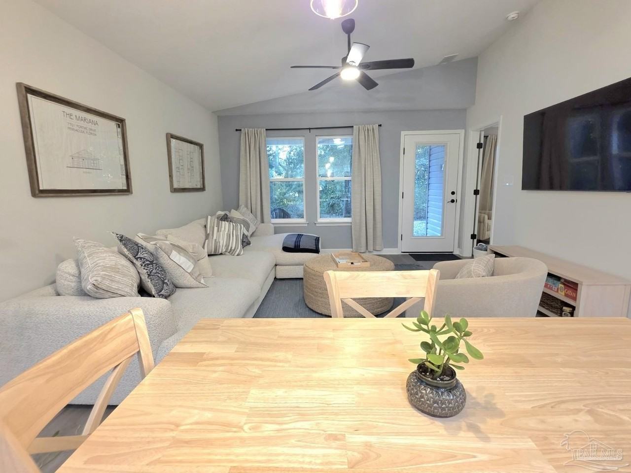 7701 Pontiac Dr - Photo 7 of 26