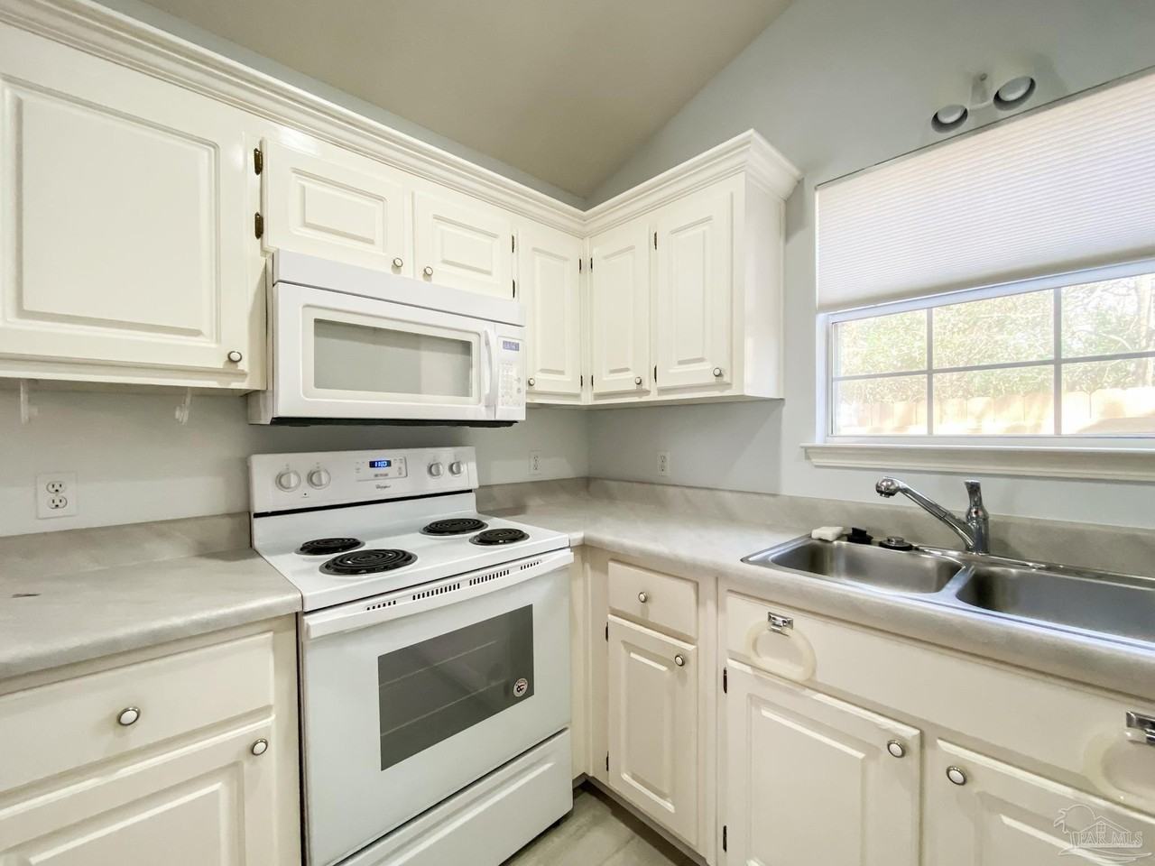 5917 N Bay Point Dr - Photo 5 of 28