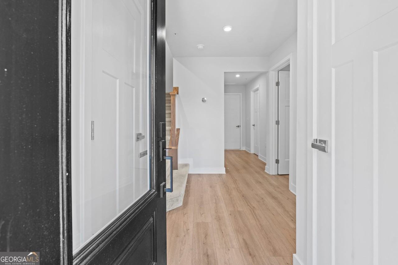 205 Climbing Ivy Cir - Photo 3 of 31