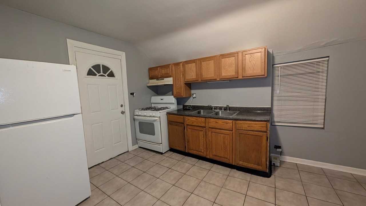 58 E 100th St #2 - Photo 2 of 8