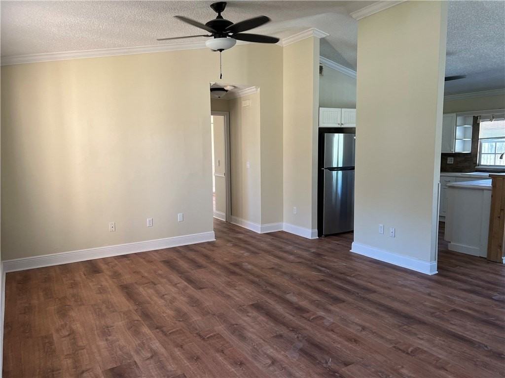 1300 Eldron Blvd Se - Photo 7 of 19