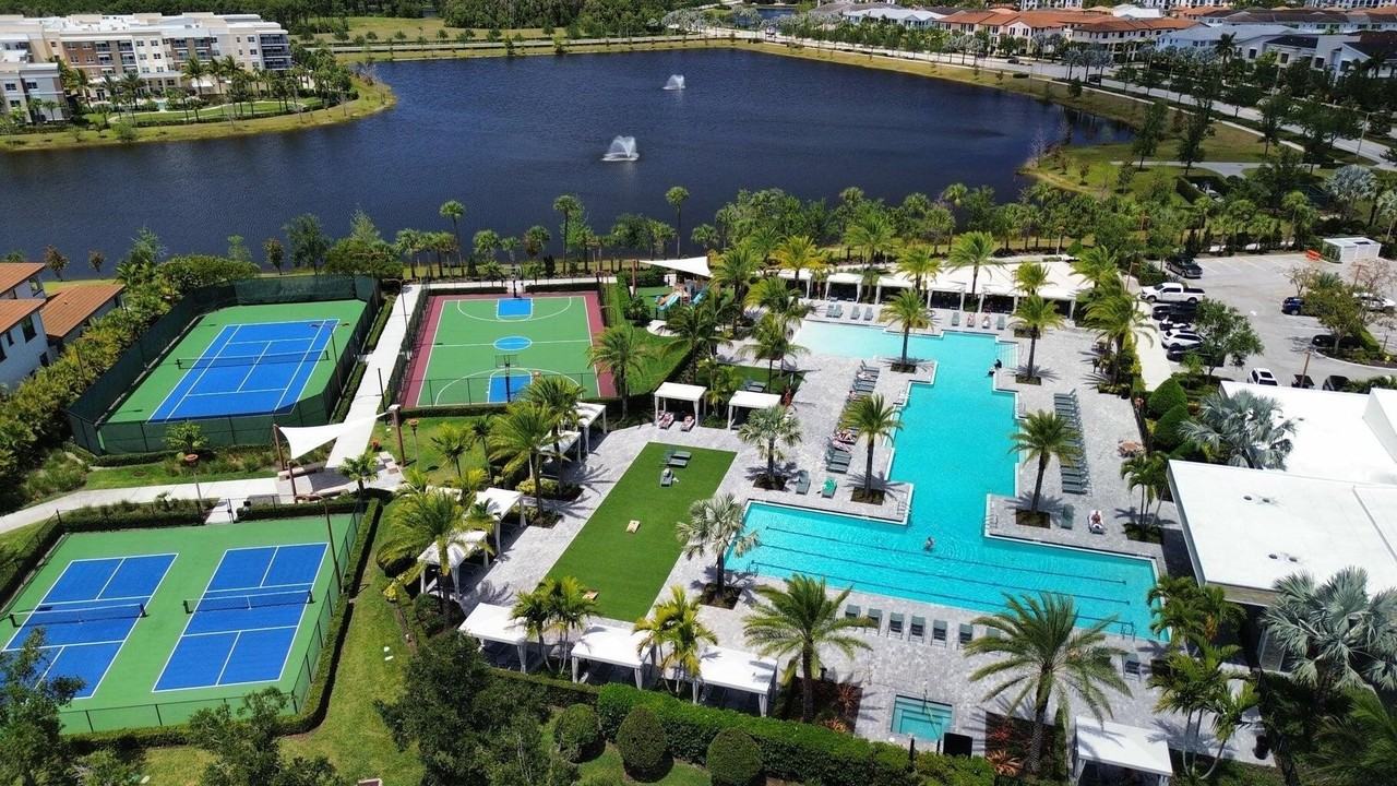 3019 Franklin Pl - Photo 3 of 22