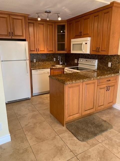 1907 Northeast 2nd Street #16 - Photo 2 of 12