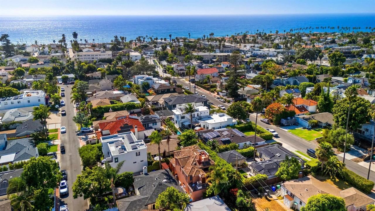 618 Gravilla Pl - Photo 4 of 50