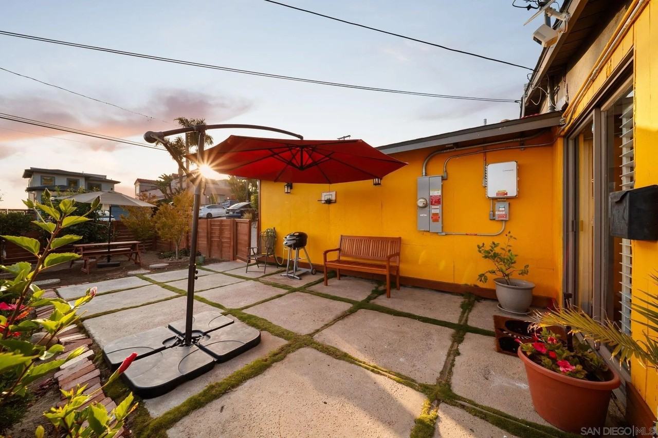 5643 Linda Rosa Ave - Photo 7 of 50