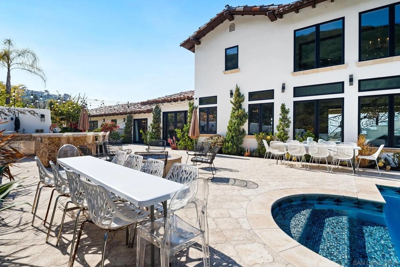 7853 Via Capri - Photo 6 of 50