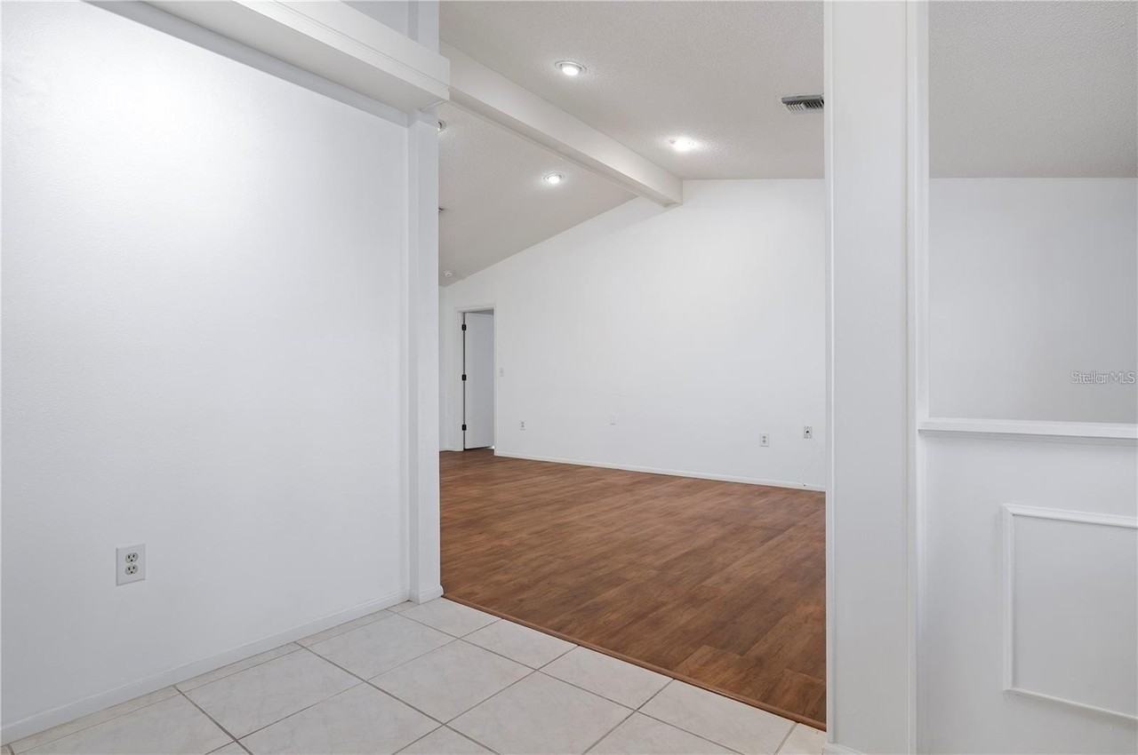 133 1st Ave - Photo 3 of 32