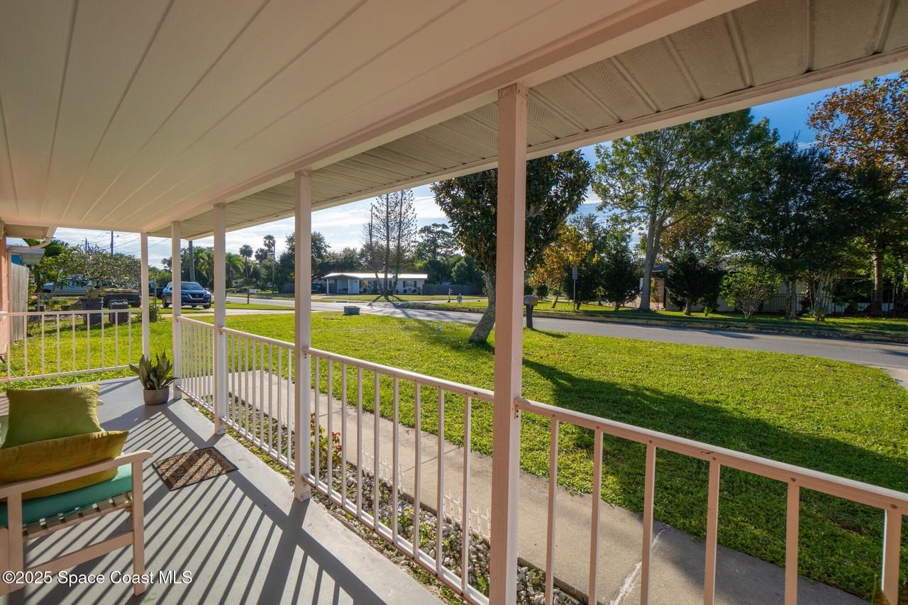 250 Alabama Ave - Photo 5 of 39