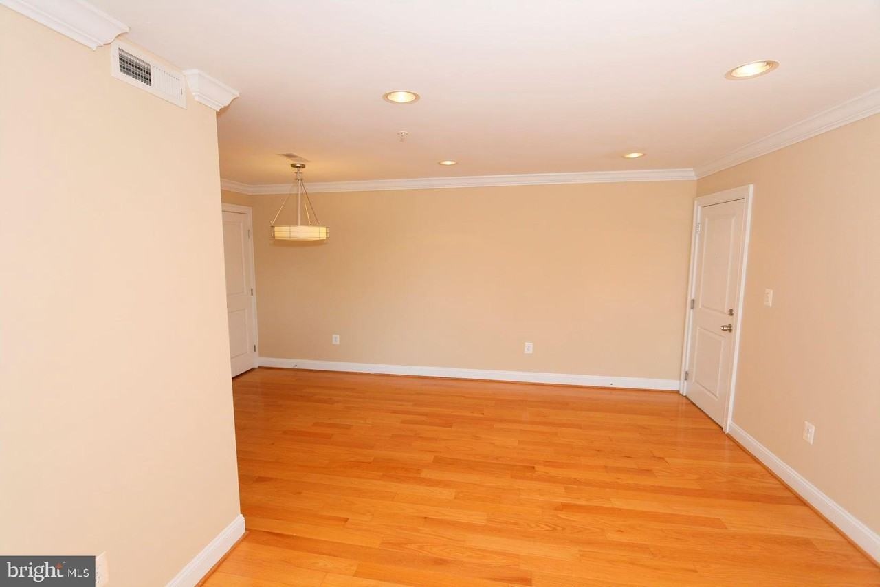 1901 Lincoln Rd Ne Apt 303 #303 - Photo 3 of 15