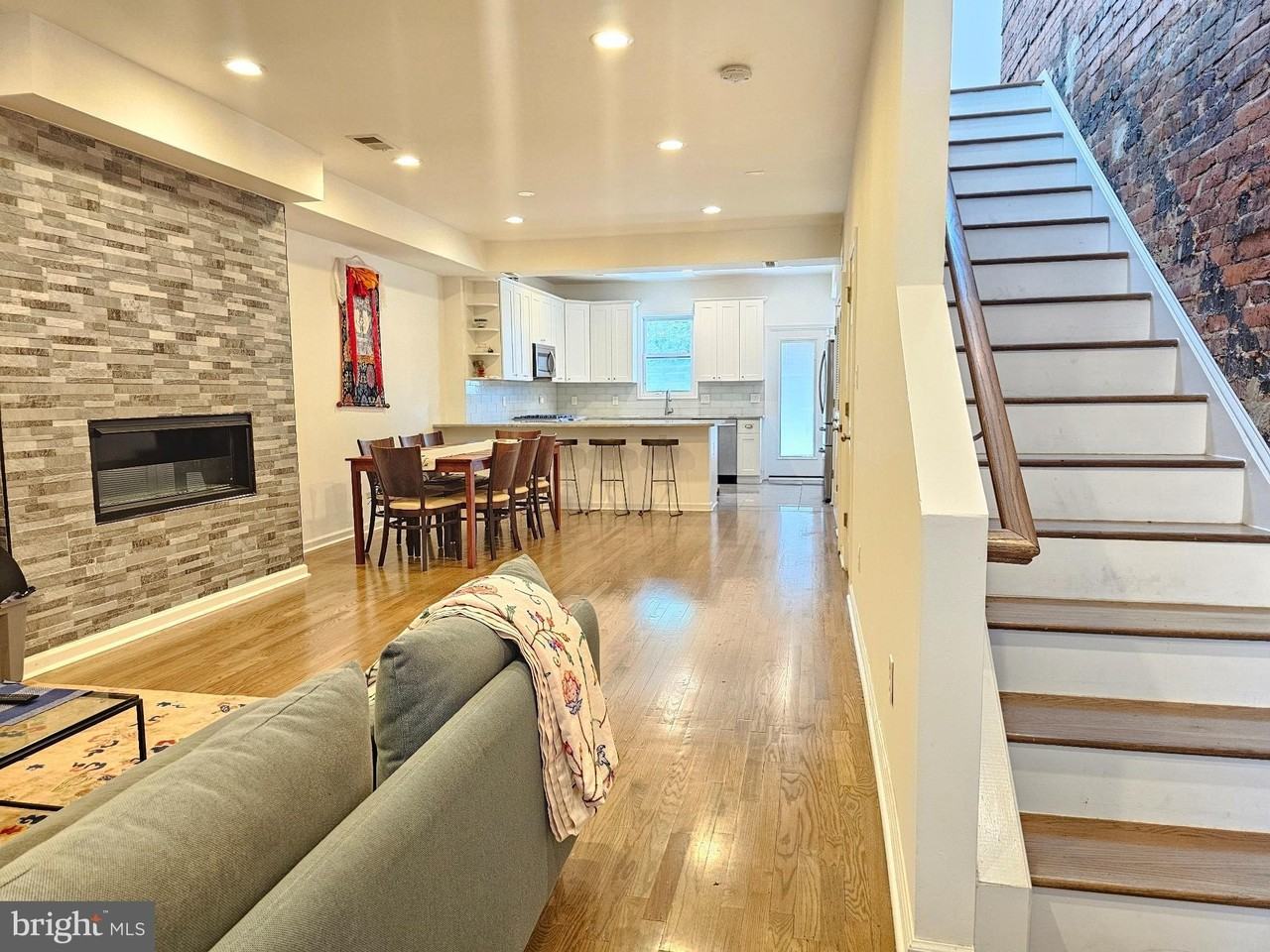 1311 S St Se - Photo 2 of 35