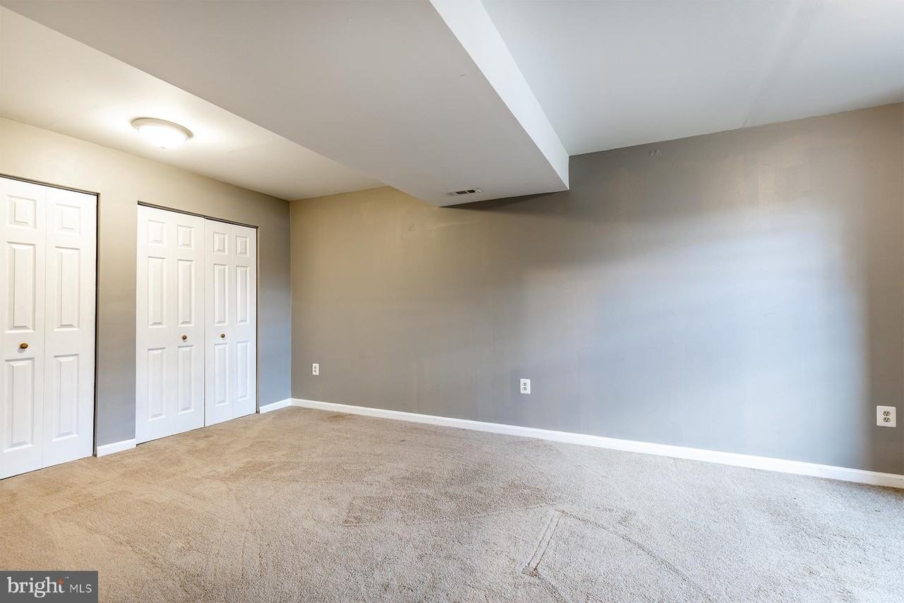 847 Harbor View Ter - Photo 6 of 33