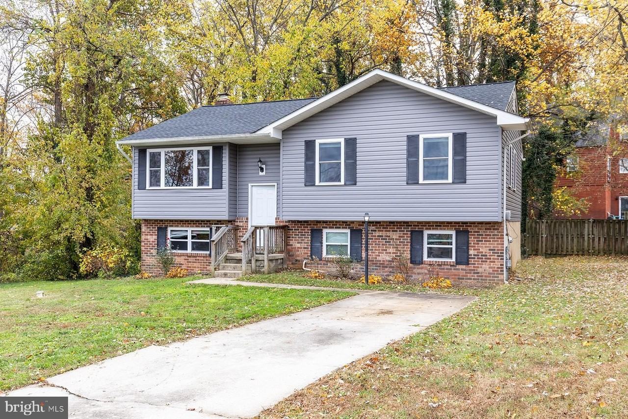 847 Harbor View Ter - Photo 2 of 33