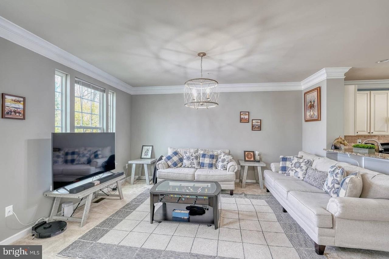 5183 Wyndholme Cir - Photo 2 of 31