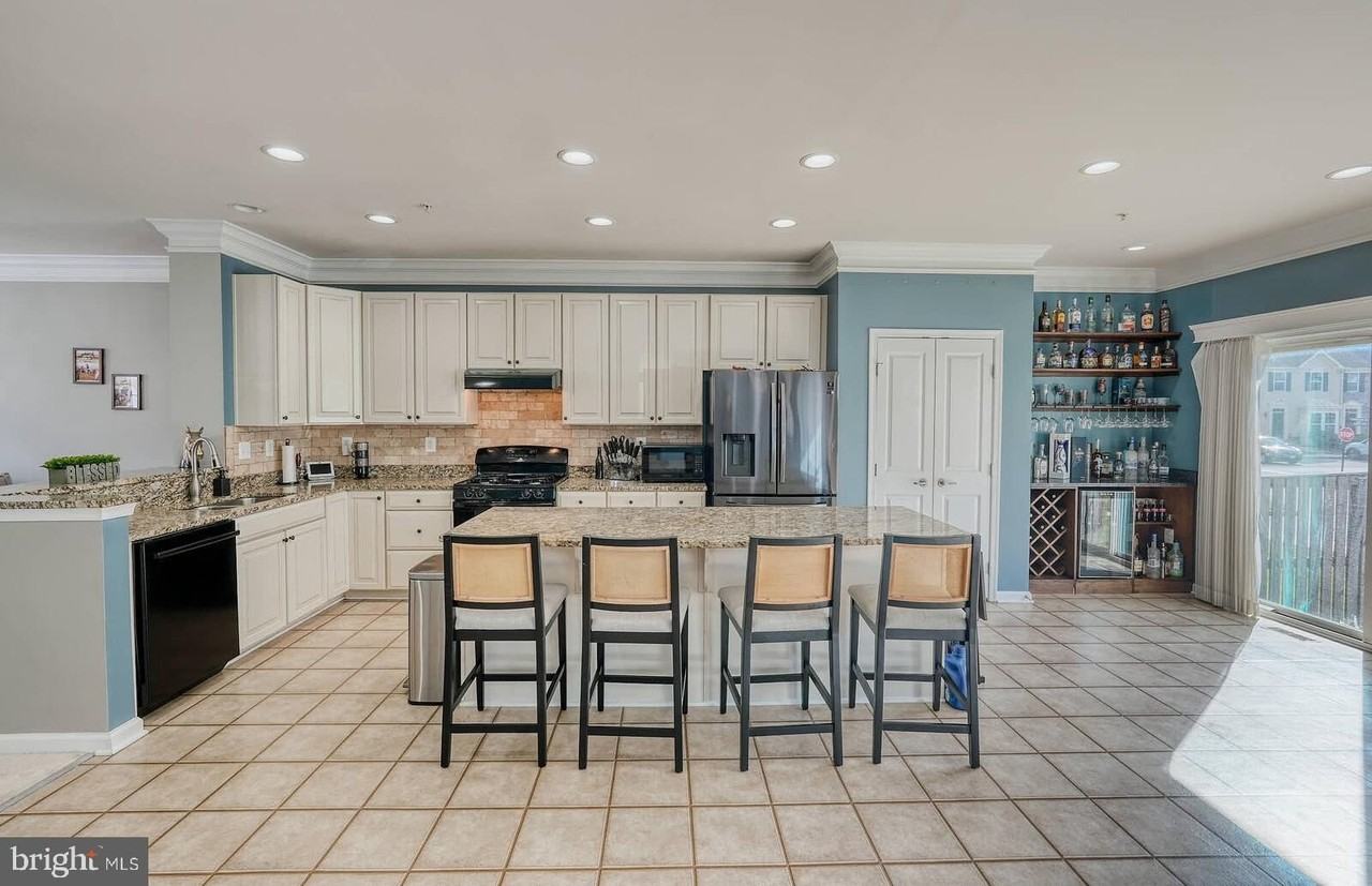 5183 Wyndholme Cir - Photo 5 of 31