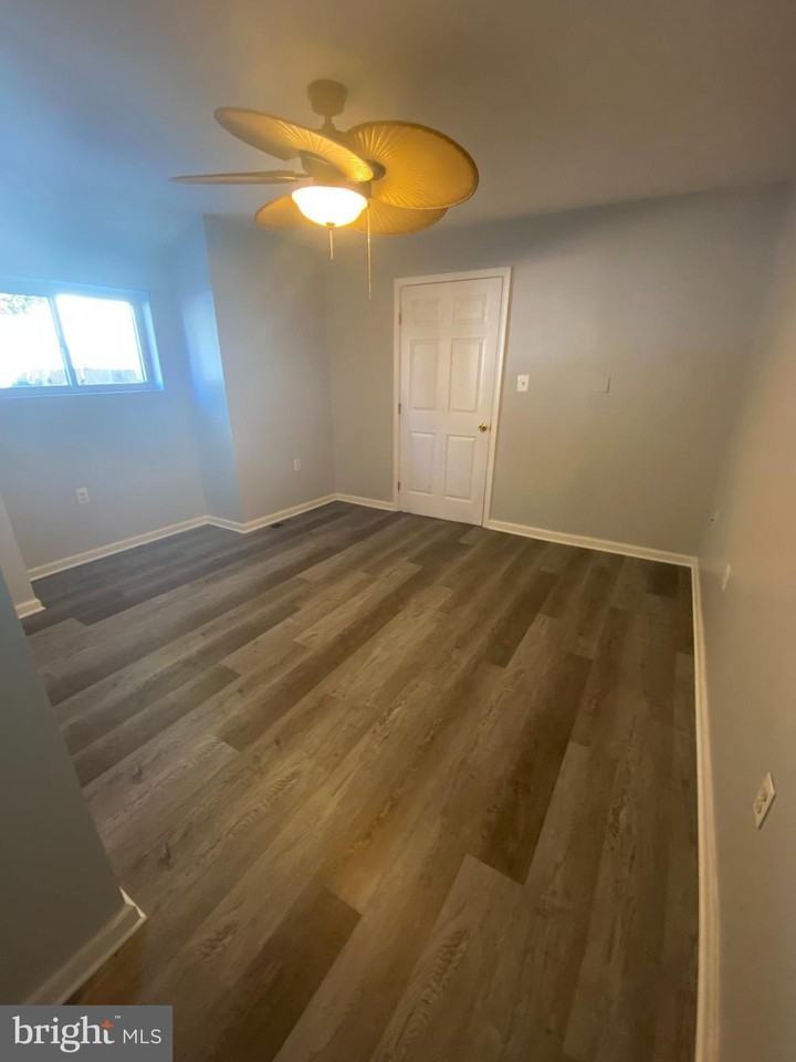 619 Franklin Ave - Photo 5 of 17