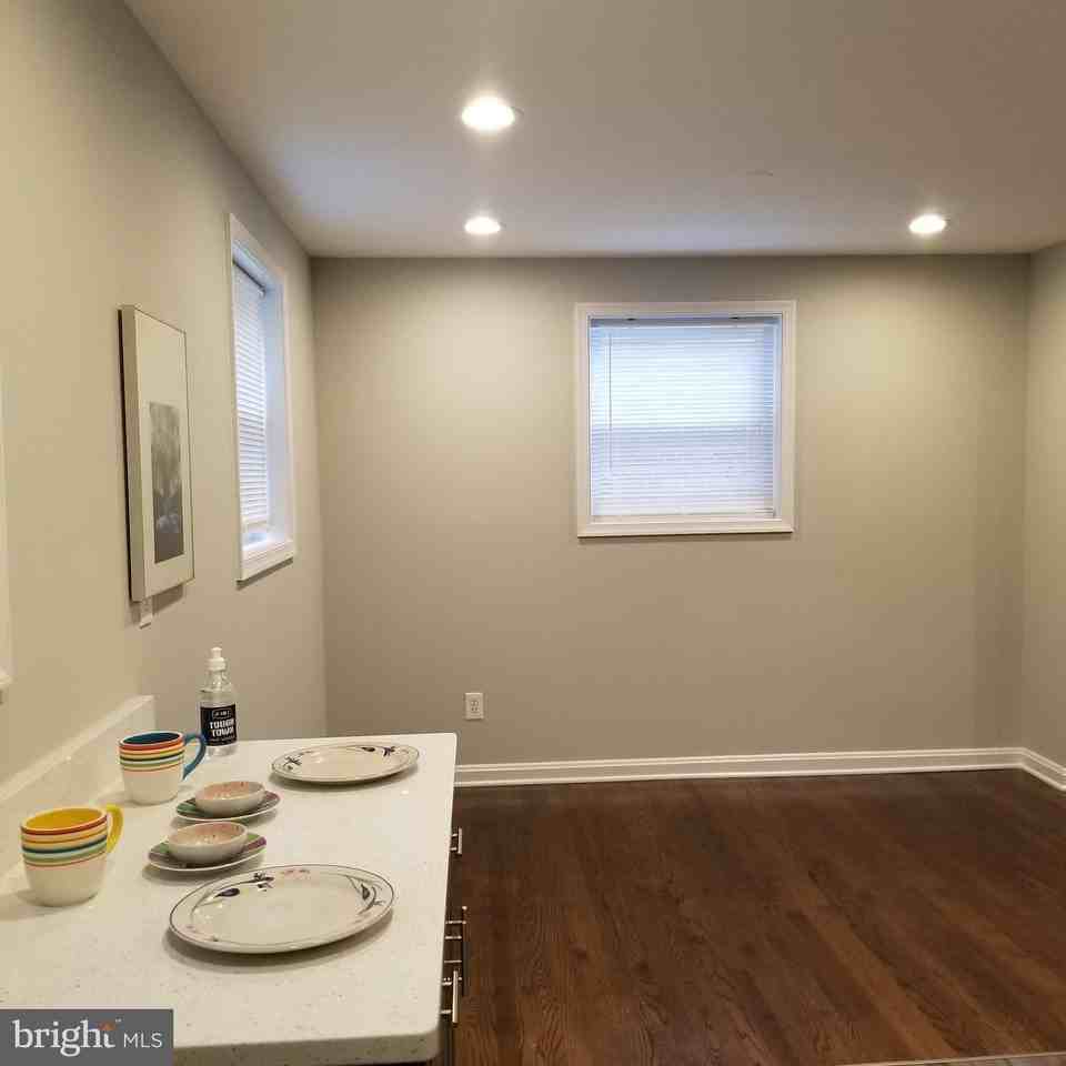 4704 Red Fox Rd - Photo 6 of 19