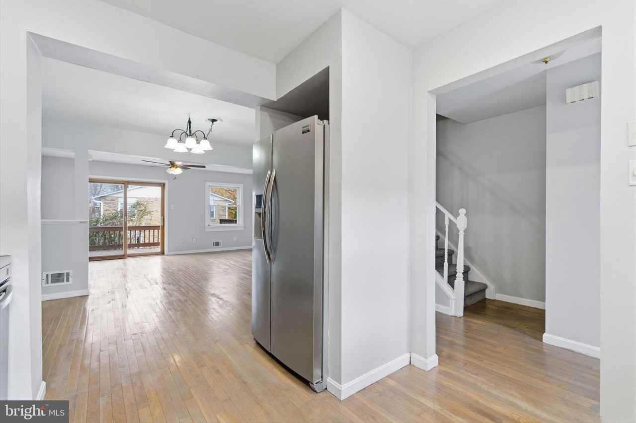 393 Rutgers Ct - Photo 4 of 21