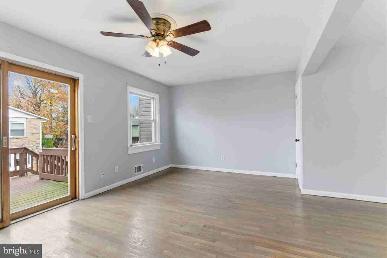 393 Rutgers Ct - Photo 6 of 21