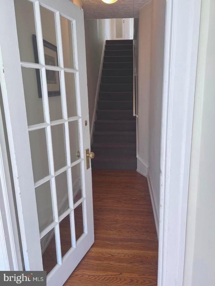 111 Chestnut Ave - Photo 4 of 24