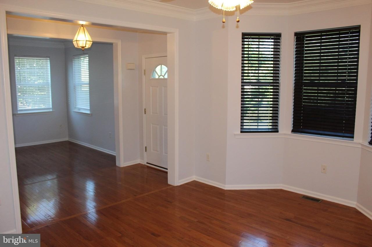 15 Ryan Ct - Photo 4 of 26