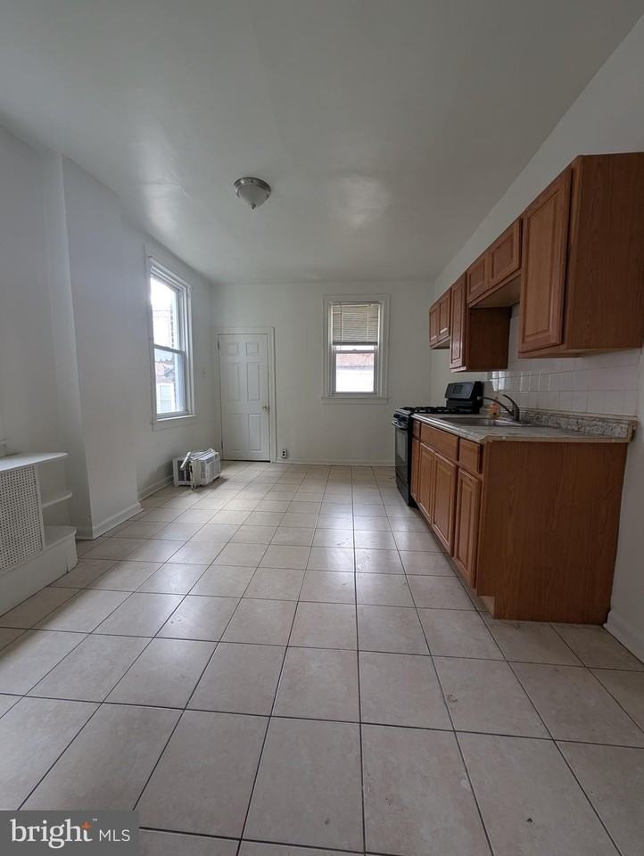 5927 Springfield Ave - Photo 4 of 17