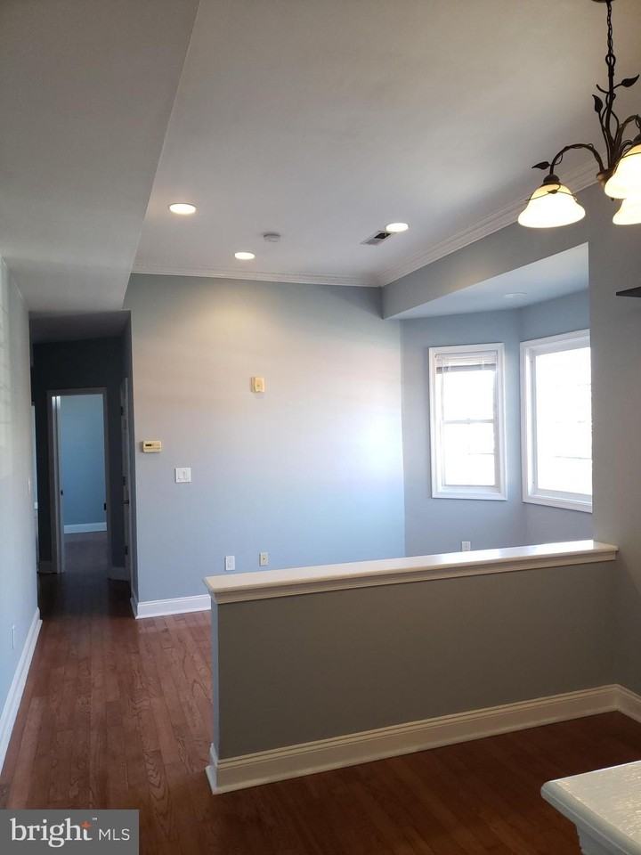 1119 S 18th St Fl 2 #FL2 - Photo 4 of 9