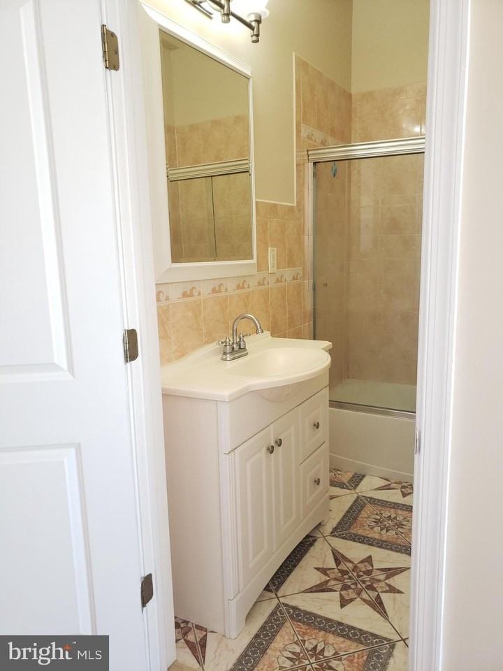 1119 S 18th St Fl 2 #FL2 - Photo 7 of 9