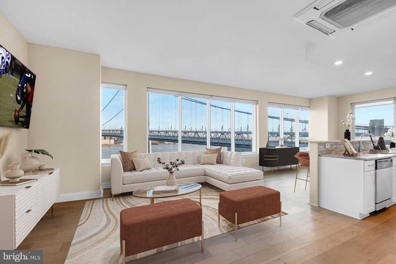 235 North Christopher Columbus Boulevard #518