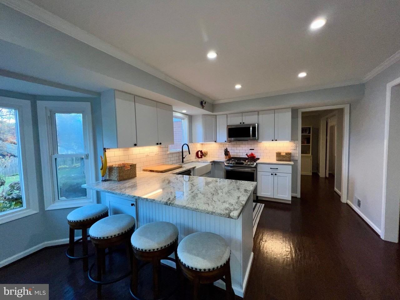 909 Saint Stephens Rd - Photo 6 of 40