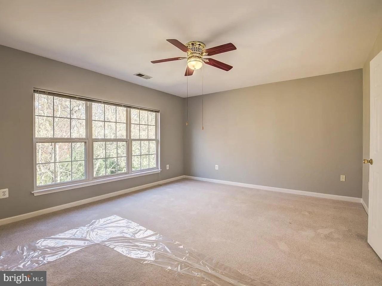 9241 Greenshire Dr - Photo 4 of 14