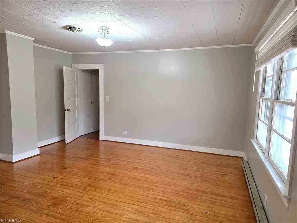 816 Banner St - Photo 3 of 20