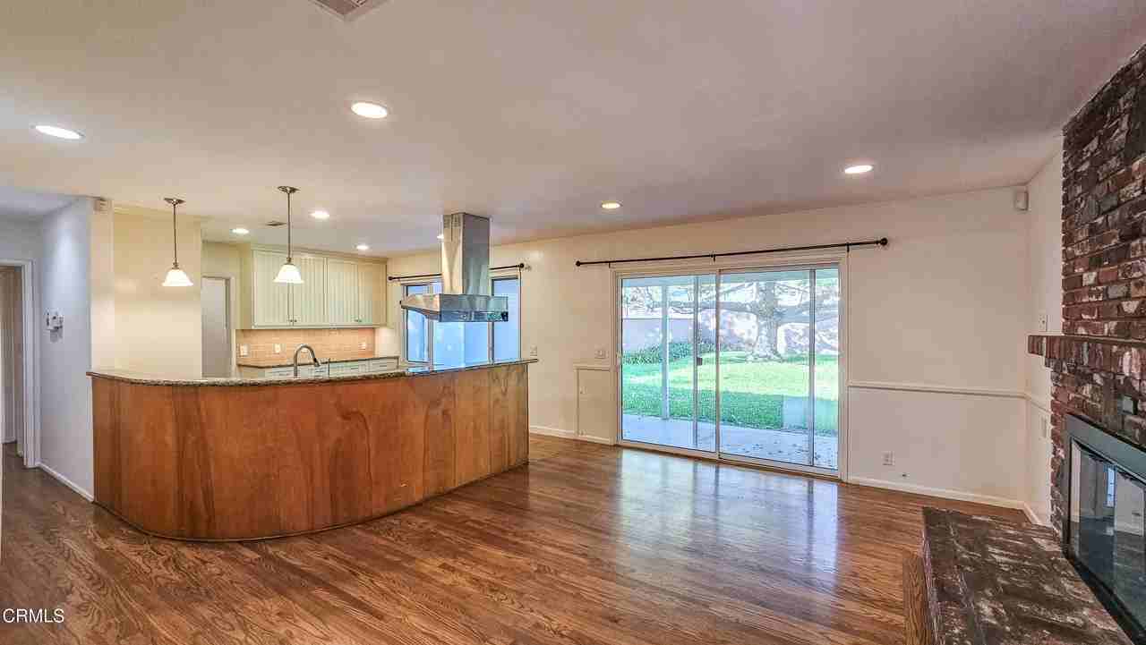 303 E Las Flores Ave - Photo 7 of 30