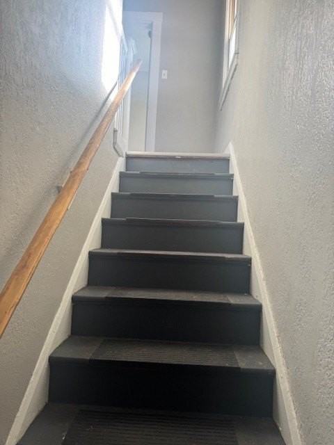 855 Vankirk St #1 - Photo 3 of 8