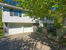 featured image of 9 Brian Pl