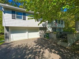 9 Brian Pl - Photo 1 of 1