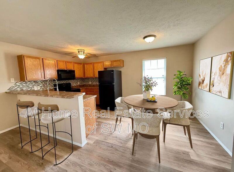 5610 Sugarpine Drive - Photo 3 of 16