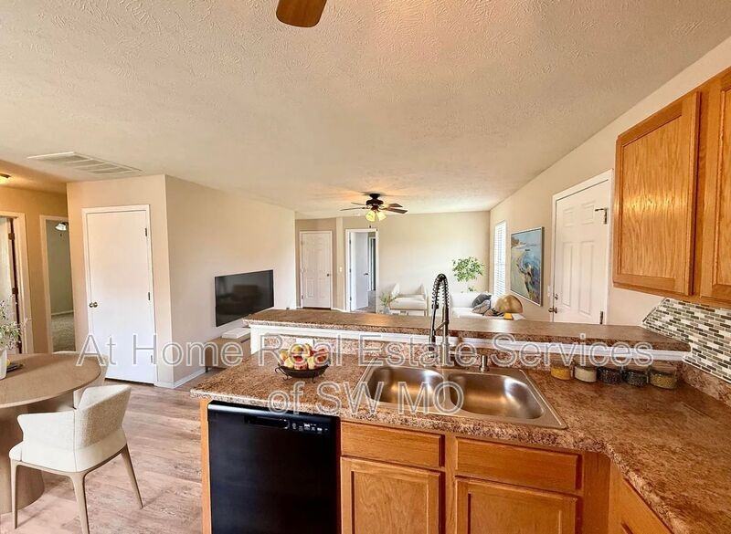 5610 Sugarpine Drive - Photo 5 of 16