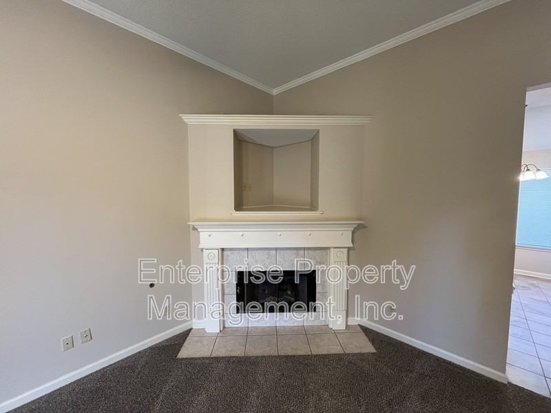 1330 Siskin Dr - Photo 4 of 18