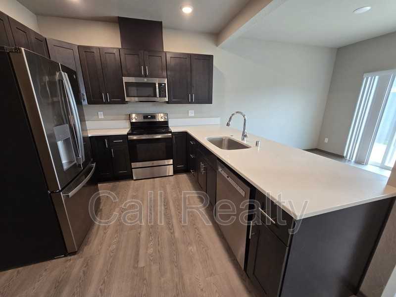 9618 E Nixon Ln - Photo 4 of 13