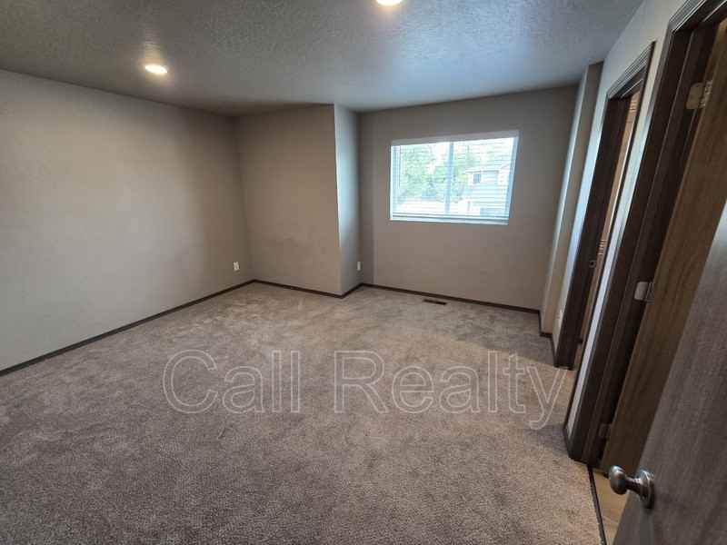 9618 E Nixon Ln - Photo 6 of 13