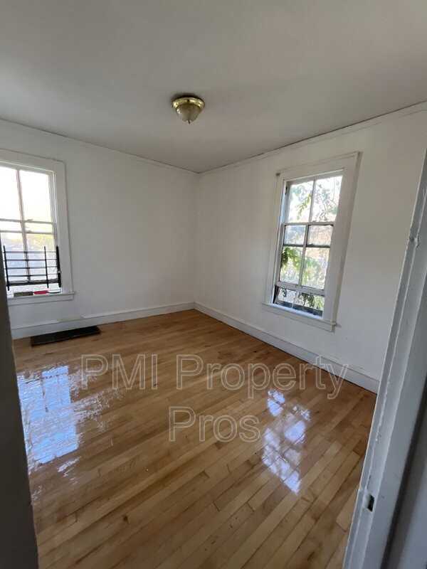 4572 Lower W Fond Du Lac Ave - Photo 4 of 8