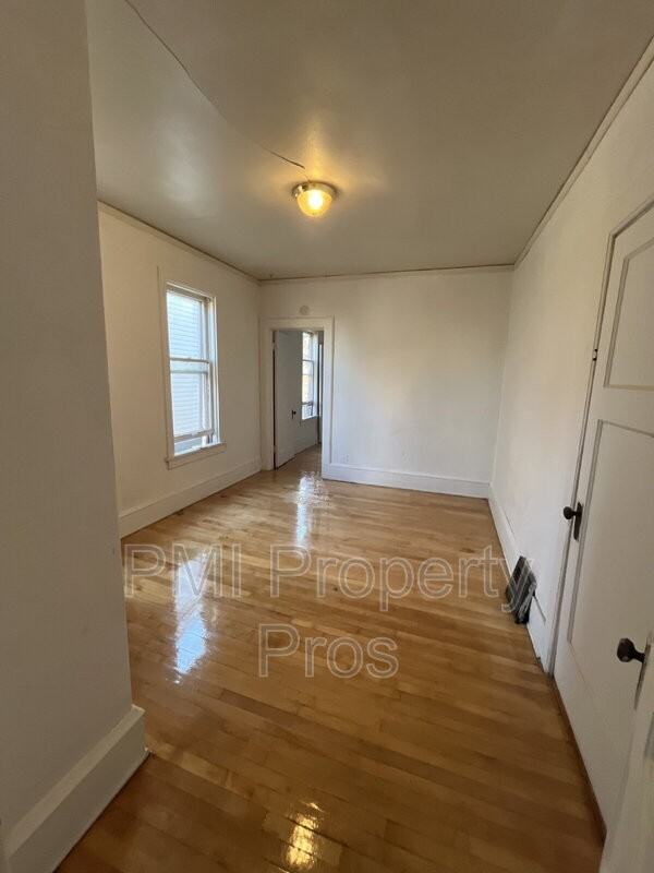 4572 Lower W Fond Du Lac Ave - Photo 5 of 8