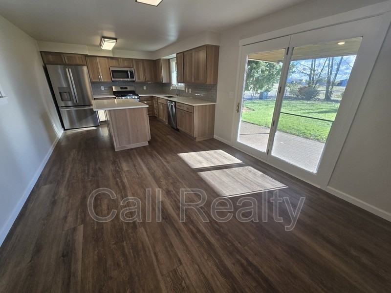 2621 W Johannsen Rd - Photo 2 of 18