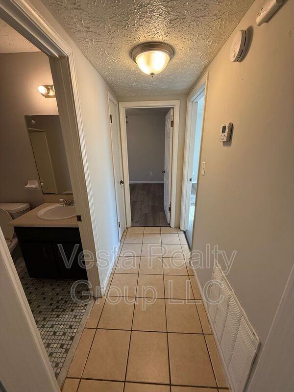 250 Toby Springs Ln - Photo 6 of 11