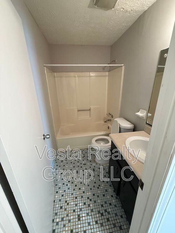 250 Toby Springs Ln - Photo 7 of 11