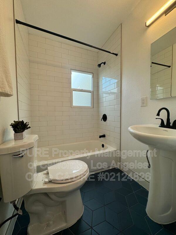 54 Ximeno Ave #6 - Photo 6 of 10