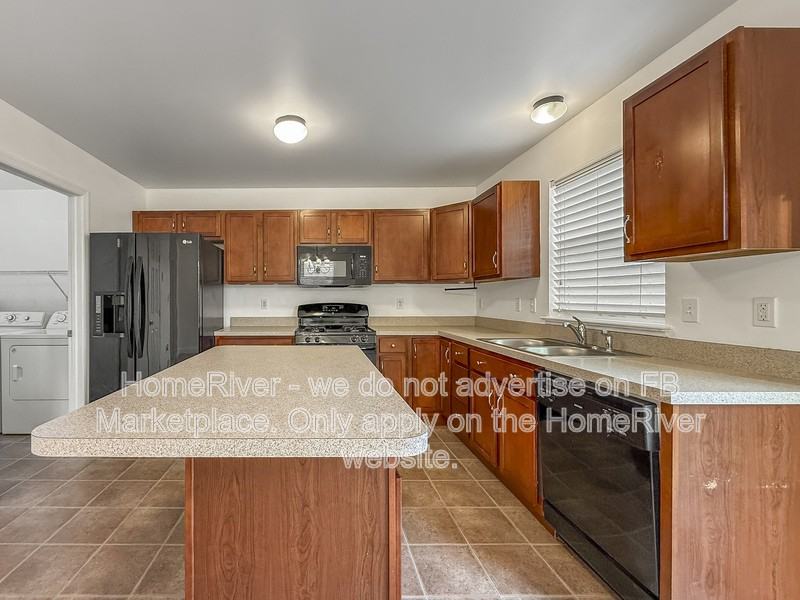 2513 Oakwood Lane - Photo 3 of 20