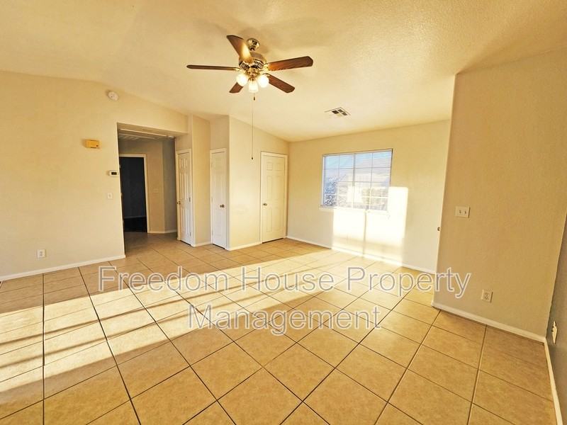 1381 Ogallala St #D - Photo 6 of 34