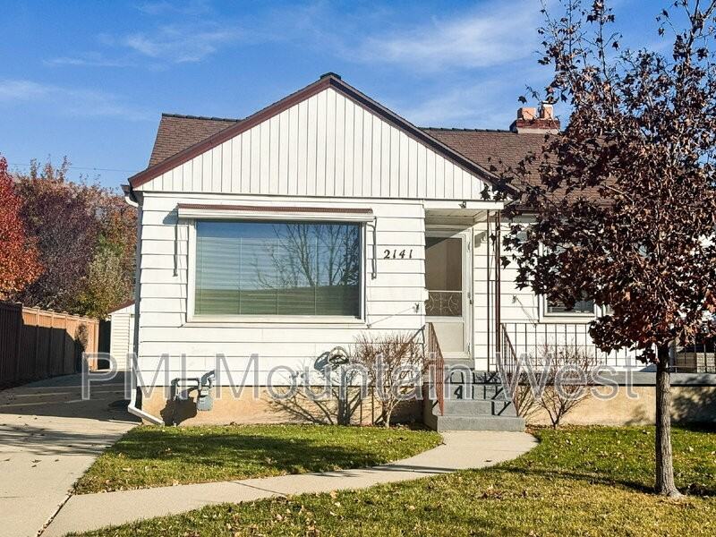 2141 S St - Photo 2 of 50